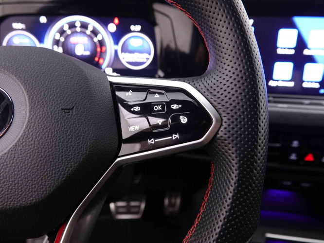 VOLKSWAGEN_VOLKSWAGEN_GOLF GTI_2548613_19.jpg