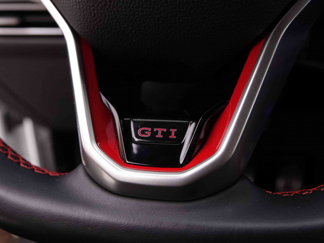 VOLKSWAGEN_VOLKSWAGEN_GOLF GTI_2548613_20.jpg
