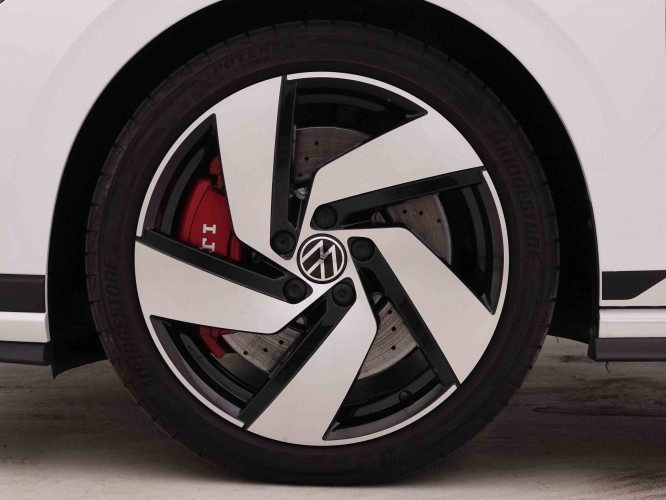VOLKSWAGEN_VOLKSWAGEN_GOLF GTI_2548613_22.jpg
