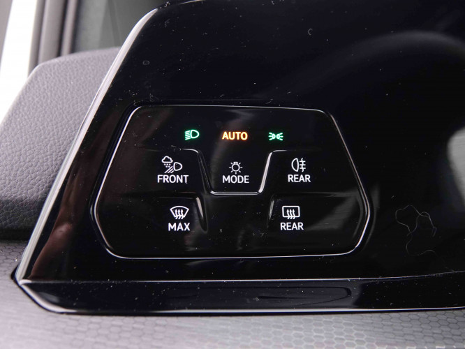 VOLKSWAGEN_VOLKSWAGEN_GOLF GTI_2548613_8.jpg