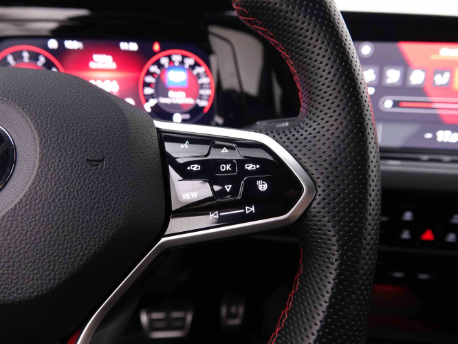 VOLKSWAGEN_VOLKSWAGEN_GOLF GTI_2548785_19.jpg