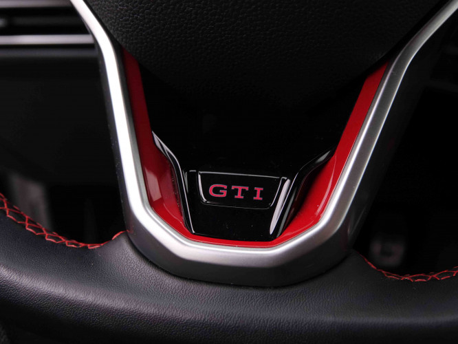VOLKSWAGEN_VOLKSWAGEN_GOLF GTI_2548785_20.jpg