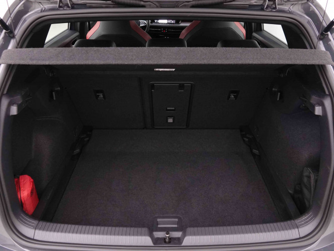 VOLKSWAGEN_VOLKSWAGEN_GOLF GTI_2548785_5.jpg