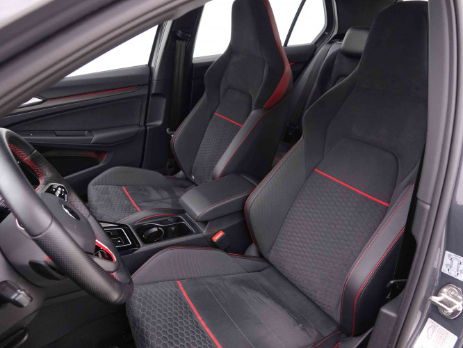 VOLKSWAGEN_VOLKSWAGEN_GOLF GTI_2548785_6.jpg