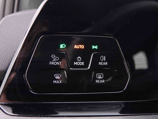 VOLKSWAGEN_VOLKSWAGEN_GOLF GTI_2548785_8.jpg
