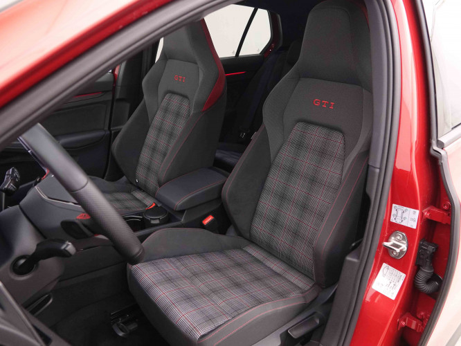 VOLKSWAGEN_VOLKSWAGEN_GOLF GTI_2549356_6.jpg