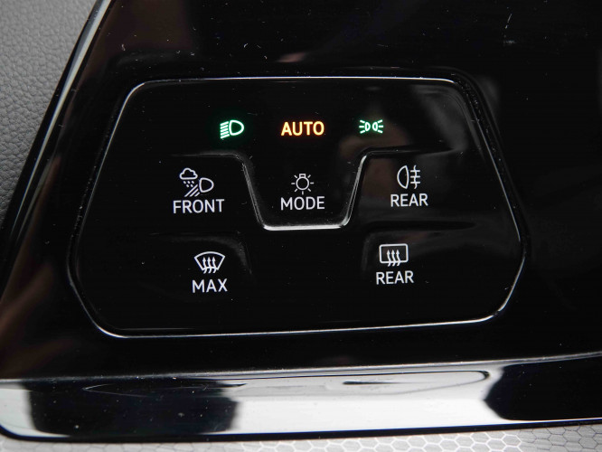 VOLKSWAGEN_VOLKSWAGEN_GOLF GTI_2549455_10.jpg