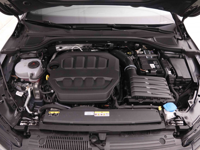 VOLKSWAGEN_VOLKSWAGEN_GOLF GTI_2549455_27.jpg