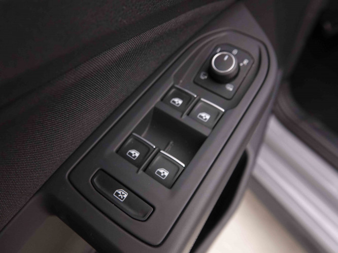 VOLKSWAGEN_VOLKSWAGEN_GOLF GTI_2549694_24.jpg