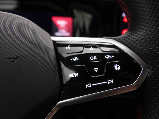VOLKSWAGEN_VOLKSWAGEN_GOLF GTI_2549695_22.jpg