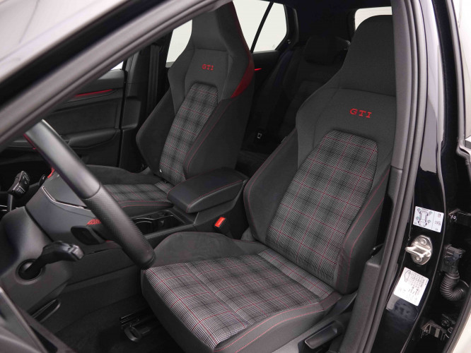 VOLKSWAGEN_VOLKSWAGEN_GOLF GTI_2549695_6.jpg