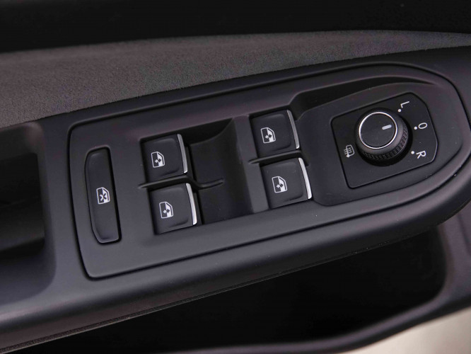 VOLKSWAGEN_VOLKSWAGEN_GOLFVAR_2548333_19.jpg