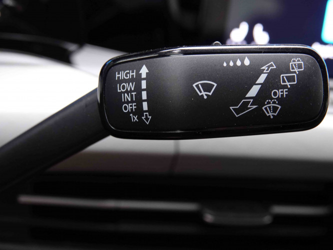 VOLKSWAGEN_VOLKSWAGEN_GOLF_2548873_18.jpg