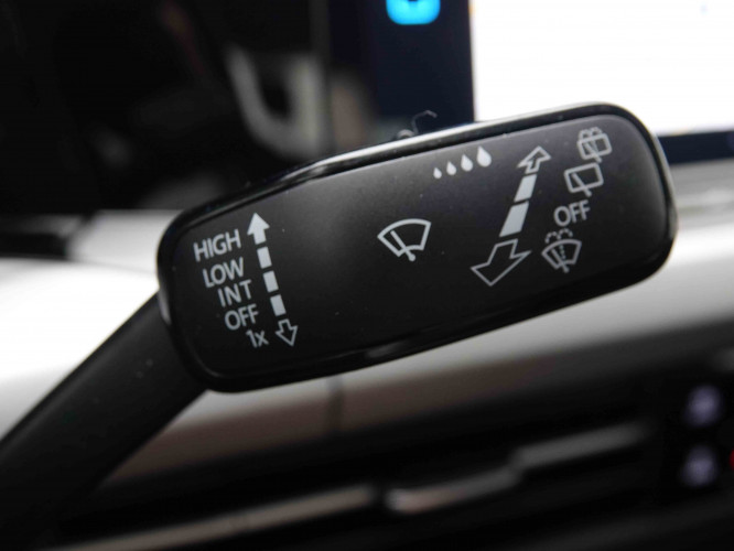 VOLKSWAGEN_VOLKSWAGEN_GOLF_2549888_19.jpg