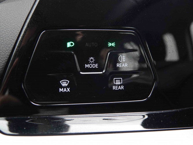 VOLKSWAGEN_VOLKSWAGEN_GOLF_2549889_9.jpg