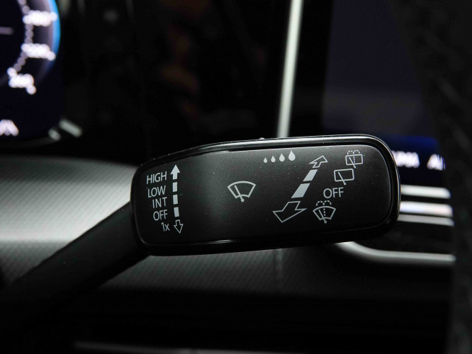 VOLKSWAGEN_VOLKSWAGEN_GOLF_2654720_18.jpg