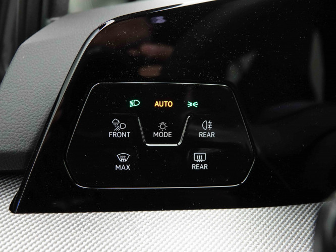 VOLKSWAGEN_VOLKSWAGEN_GOLF_2654720_21.jpg
