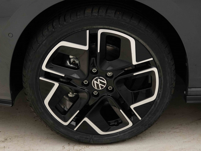 VOLKSWAGEN_VOLKSWAGEN_GOLF_2654720_23.jpg