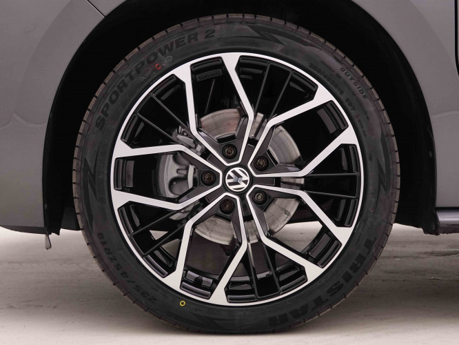 VOLKSWAGEN_VOLKSWAGEN_MULTIVAN_2446505_20.jpg