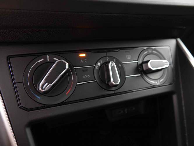 VOLKSWAGEN_VOLKSWAGEN_POLO_2546890_12.jpg