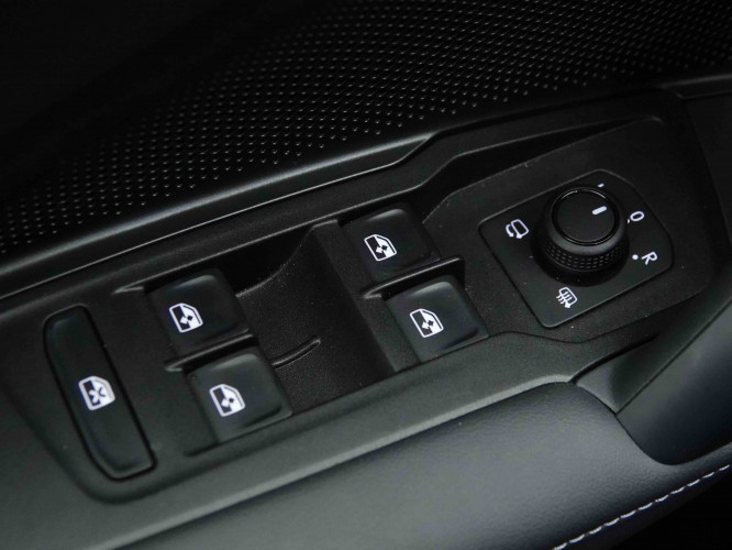 VOLKSWAGEN_VOLKSWAGEN_TAYRON_2653371_21.jpg