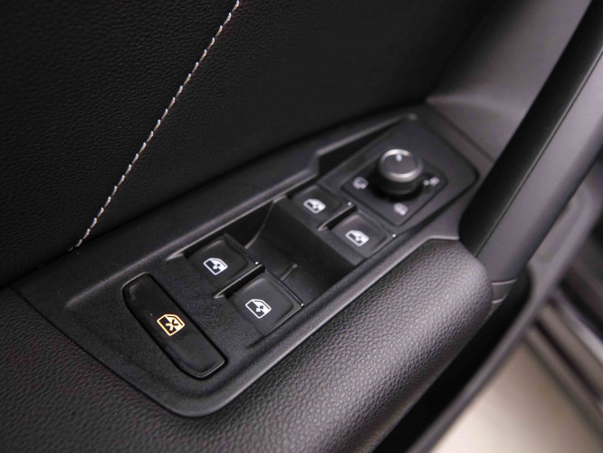 VOLKSWAGEN_VOLKSWAGEN_TIGUAN_2548621_21.jpg