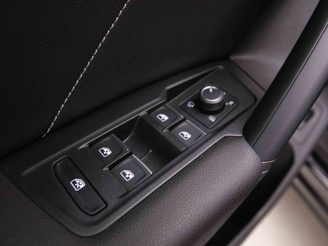 VOLKSWAGEN_VOLKSWAGEN_TIGUAN_2548704_24.jpg