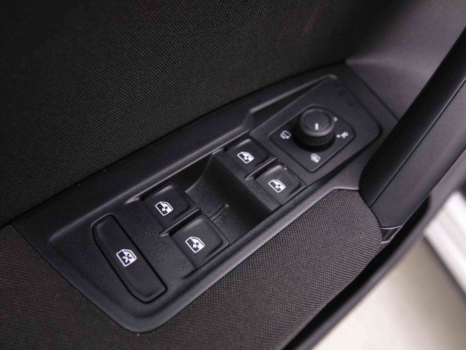 VOLKSWAGEN_VOLKSWAGEN_TIGUAN_2549597_21.jpg