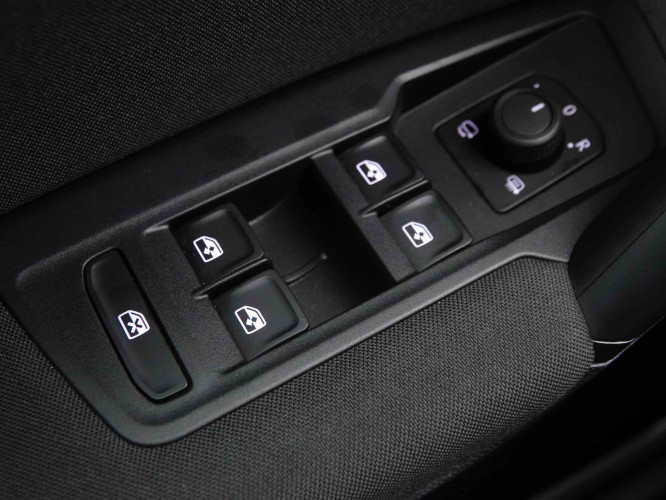 VOLKSWAGEN_VOLKSWAGEN_TIGUAN_2652952_23.jpg