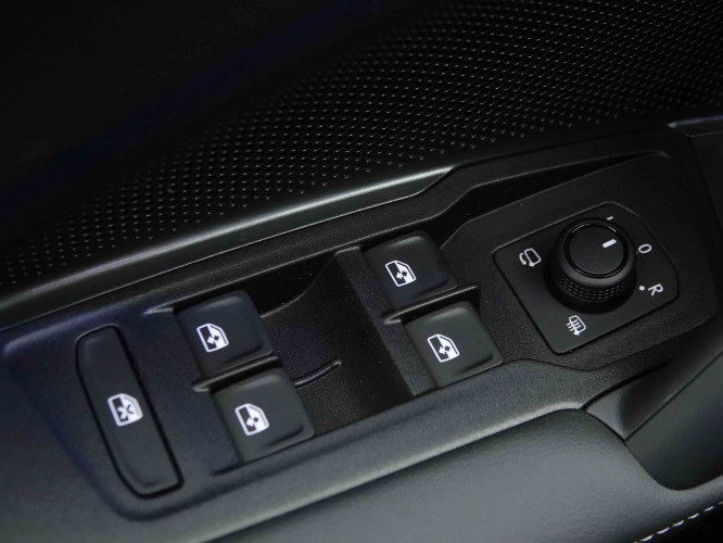 VOLKSWAGEN_VOLKSWAGEN_TIGUAN_2653520_21.jpg
