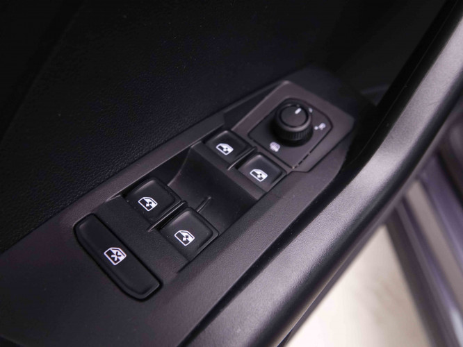 VOLKSWAGEN_VOLKSWAGEN_T_CROSS_2549405_18.jpg