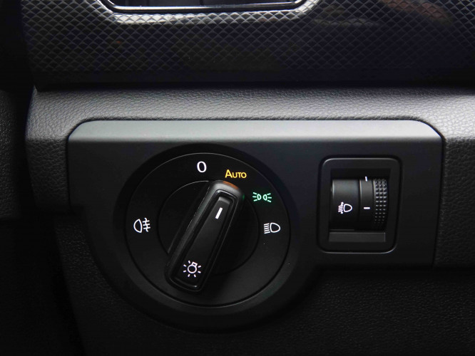 VOLKSWAGEN_VOLKSWAGEN_T_CROSS_2549631_9.jpg