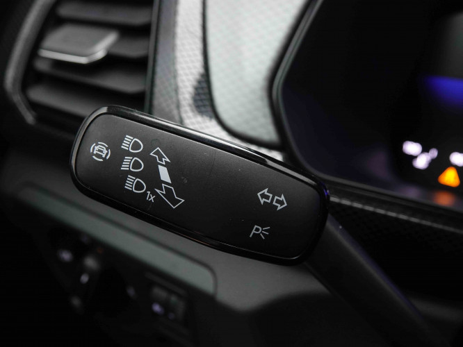 VOLKSWAGEN_VOLKSWAGEN_T_CROSS_2549633_16.jpg