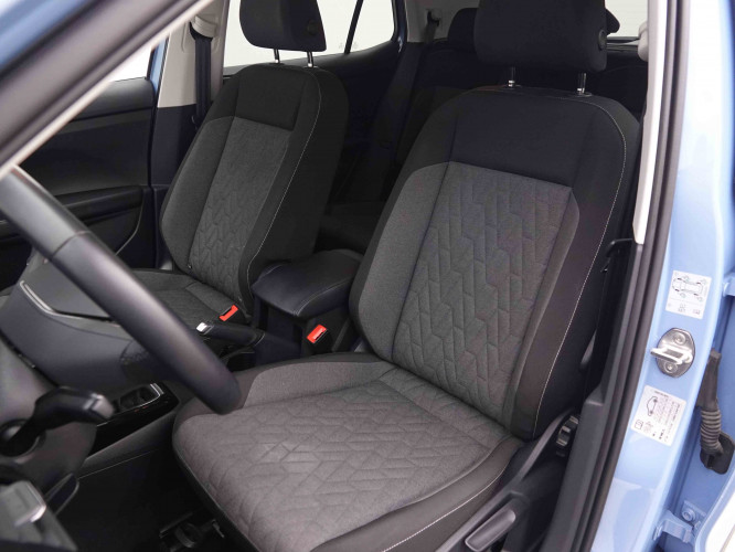 VOLKSWAGEN_VOLKSWAGEN_T_CROSS_2549634_6.jpg