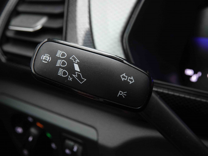 VOLKSWAGEN_VOLKSWAGEN_T_CROSS_2549664_16.jpg