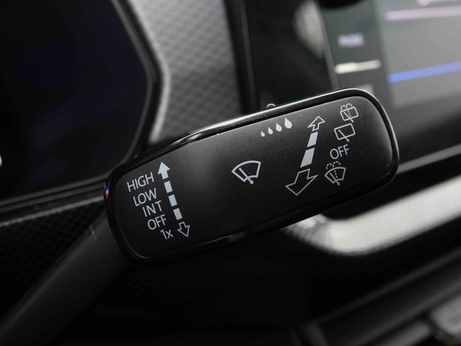 VOLKSWAGEN_VOLKSWAGEN_T_CROSS_2549664_17.jpg
