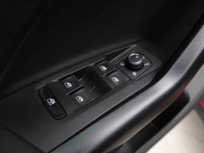 VOLKSWAGEN_VOLKSWAGEN_T_CROSS_2653242_48.jpg