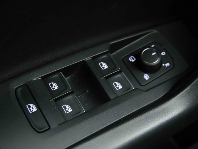 VOLKSWAGEN_VOLKSWAGEN_T_CROSS_2653244_19.jpg