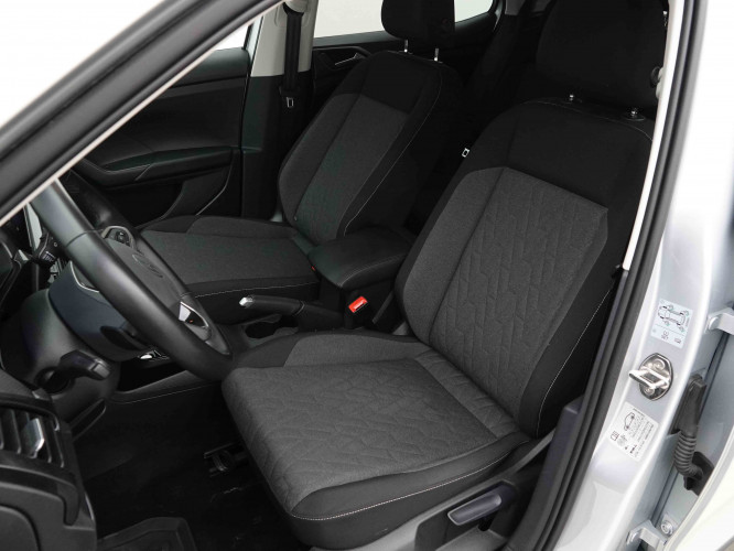 VOLKSWAGEN_VOLKSWAGEN_T_CROSS_2653622_6.jpg