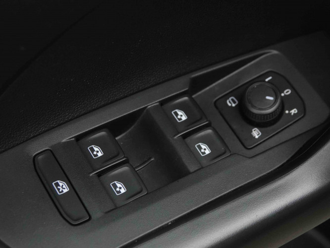 VOLKSWAGEN_VOLKSWAGEN_T_CROSS_2653625_19.jpg