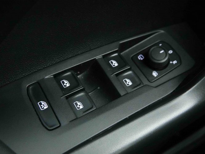 VOLKSWAGEN_VOLKSWAGEN_T_CROSS_2653630_19.jpg