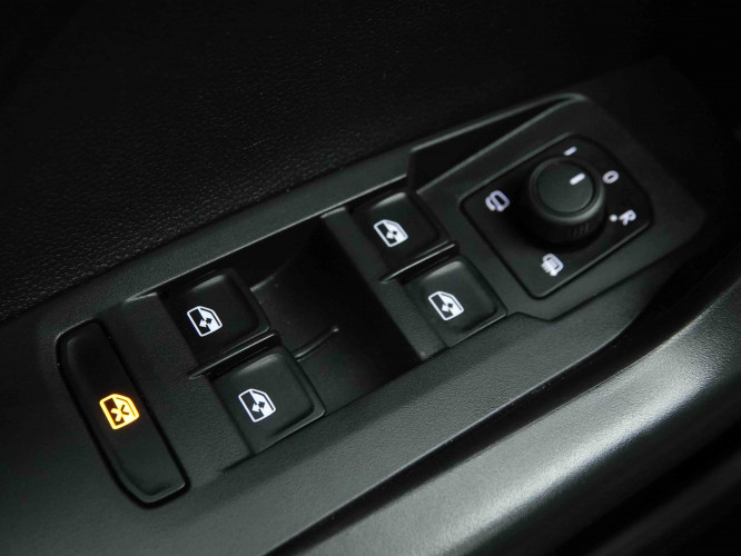 VOLKSWAGEN_VOLKSWAGEN_T_CROSS_2653631_19.jpg
