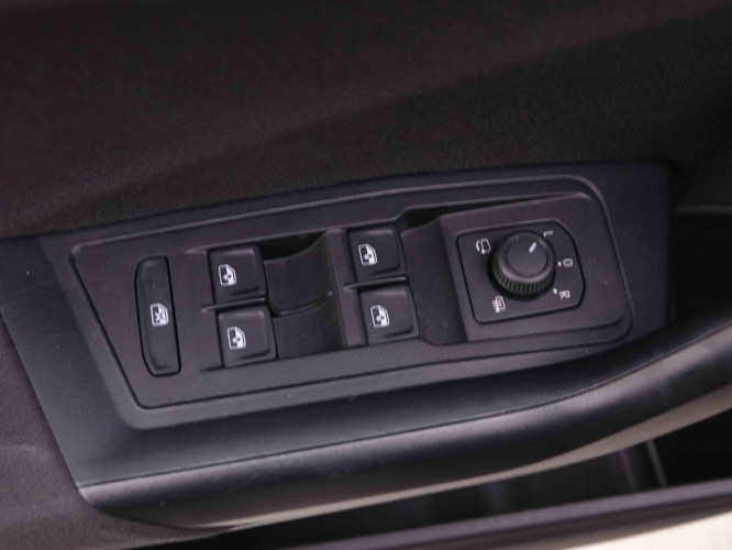 VOLKSWAGEN_VOLKSWAGEN_T_ROC_2547514_18.jpg