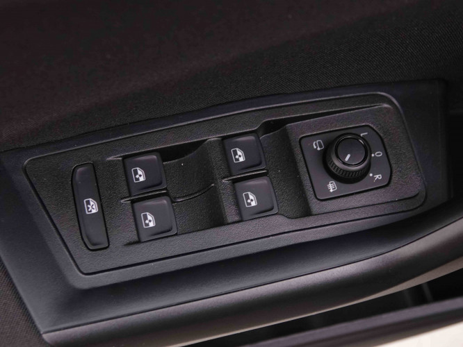 VOLKSWAGEN_VOLKSWAGEN_T_ROC_2548319_19.jpg