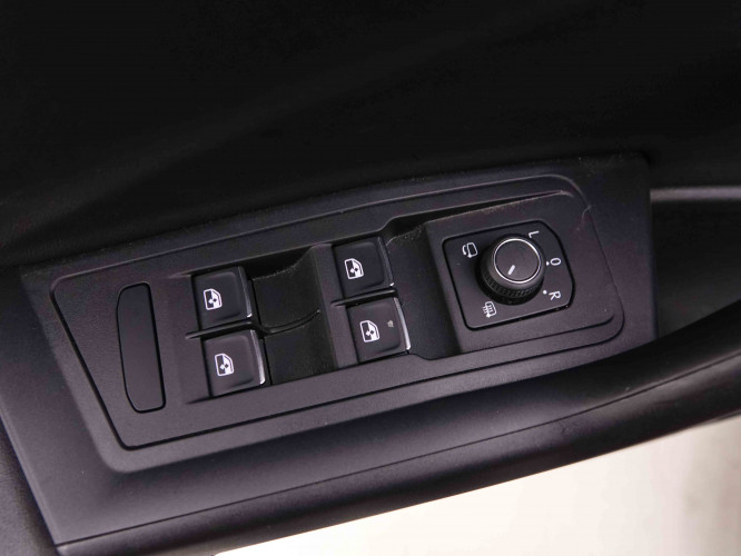 VOLKSWAGEN_VOLKSWAGEN_T_ROC_2548541_25.jpg