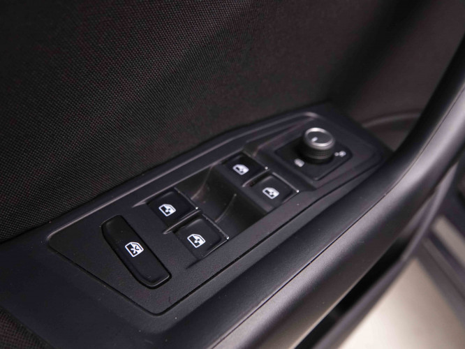 VOLKSWAGEN_VOLKSWAGEN_T_ROC_2548773_18.jpg