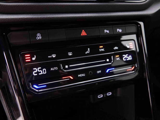 VOLKSWAGEN_VOLKSWAGEN_T_ROC_2549338_16.jpg