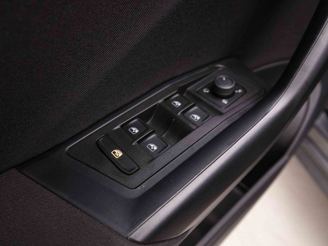 VOLKSWAGEN_VOLKSWAGEN_T_ROC_2550145_18.jpg VOLKSWAGEN_VOLKSWAGEN_T_ROC_2550145_18.jpg