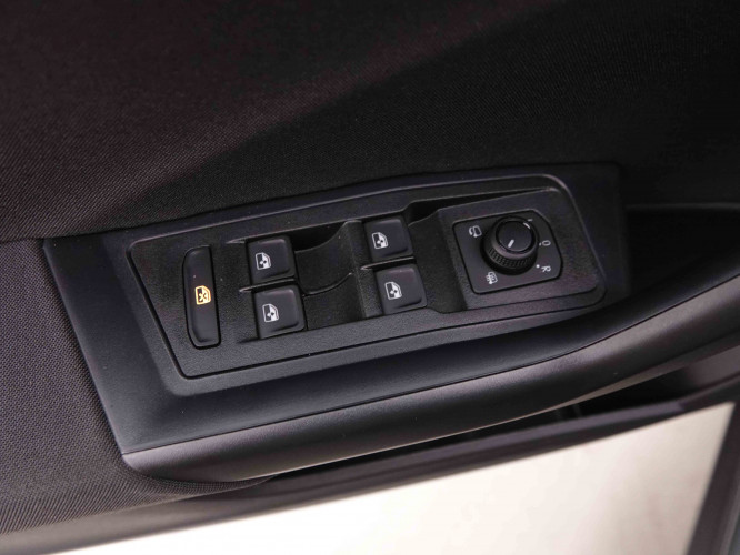 VOLKSWAGEN_VOLKSWAGEN_T_ROC_2550717_44.jpg VOLKSWAGEN_VOLKSWAGEN_T_ROC_2550717_44.jpg