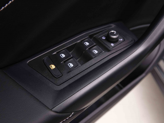 VOLKSWAGEN_VOLKSWAGEN_T_ROC_2550890_18.jpg VOLKSWAGEN_VOLKSWAGEN_T_ROC_2550890_18.jpg